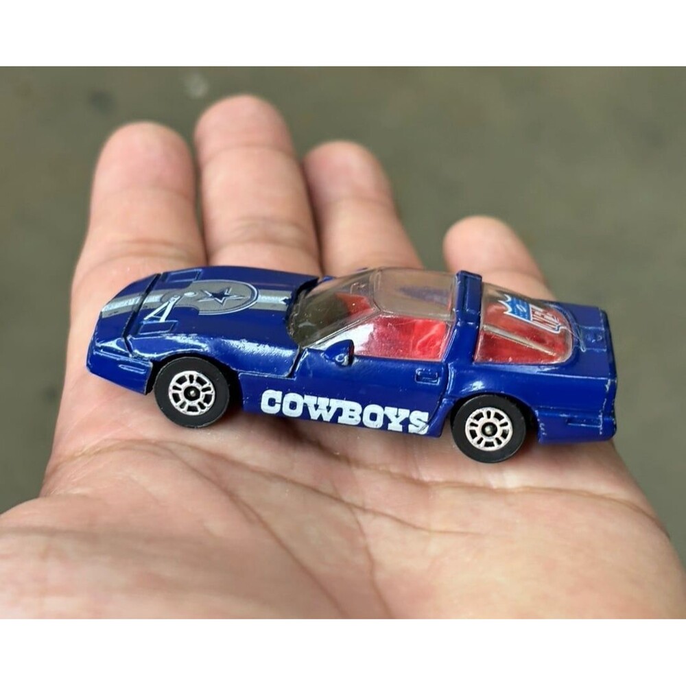 Vtg Corgi 1983 NFL Dallas Cowboys Blue Chevy Corvette 1/64 Rare